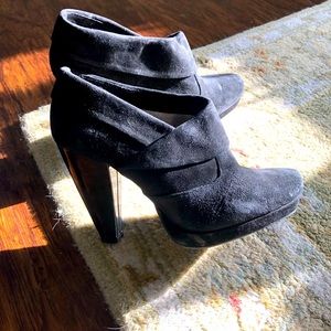Kenneth Cole Reaction heeled bootie